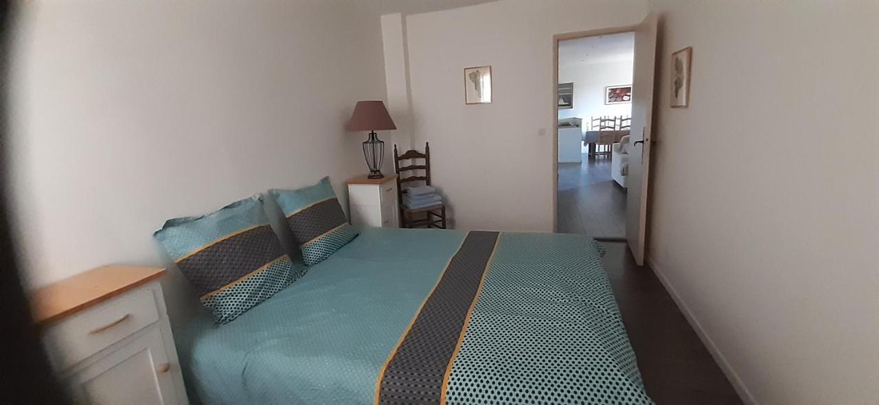 Le Gite Des Cinq Cepages Frejus Exterior photo