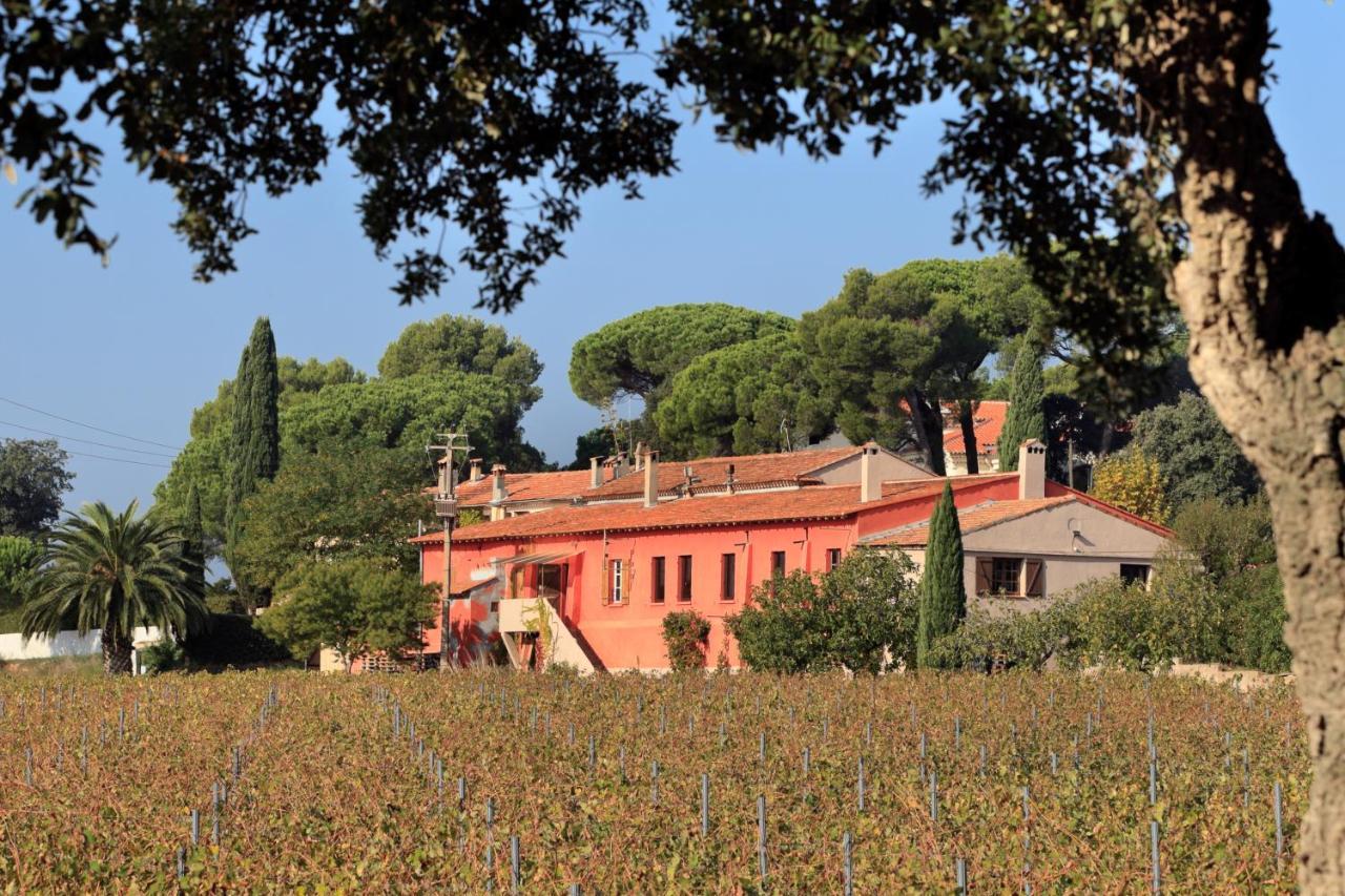 Le Gite Des Cinq Cepages Frejus Exterior photo